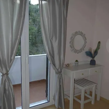 Seaside Garden House 8 Apartman Dasziá